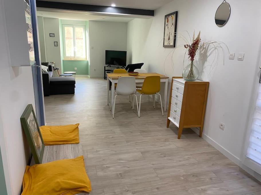 Ferienwohnung Entre La Montagne Et La Riviere Sinsat Exterior foto