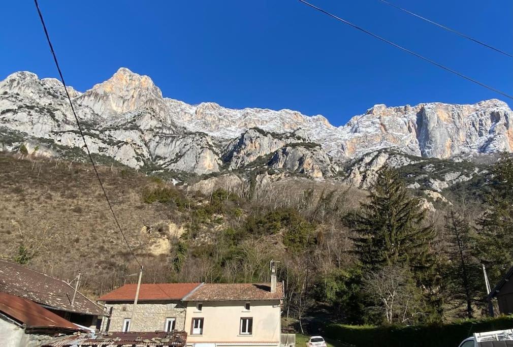 Ferienwohnung Entre La Montagne Et La Riviere Sinsat Exterior foto