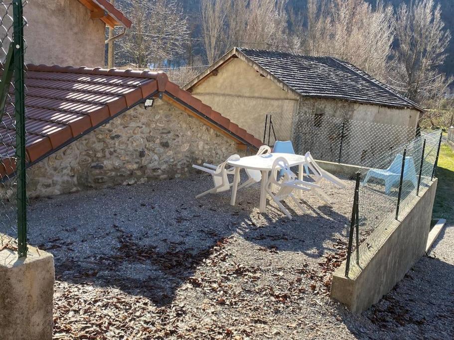 Ferienwohnung Entre La Montagne Et La Riviere Sinsat Exterior foto